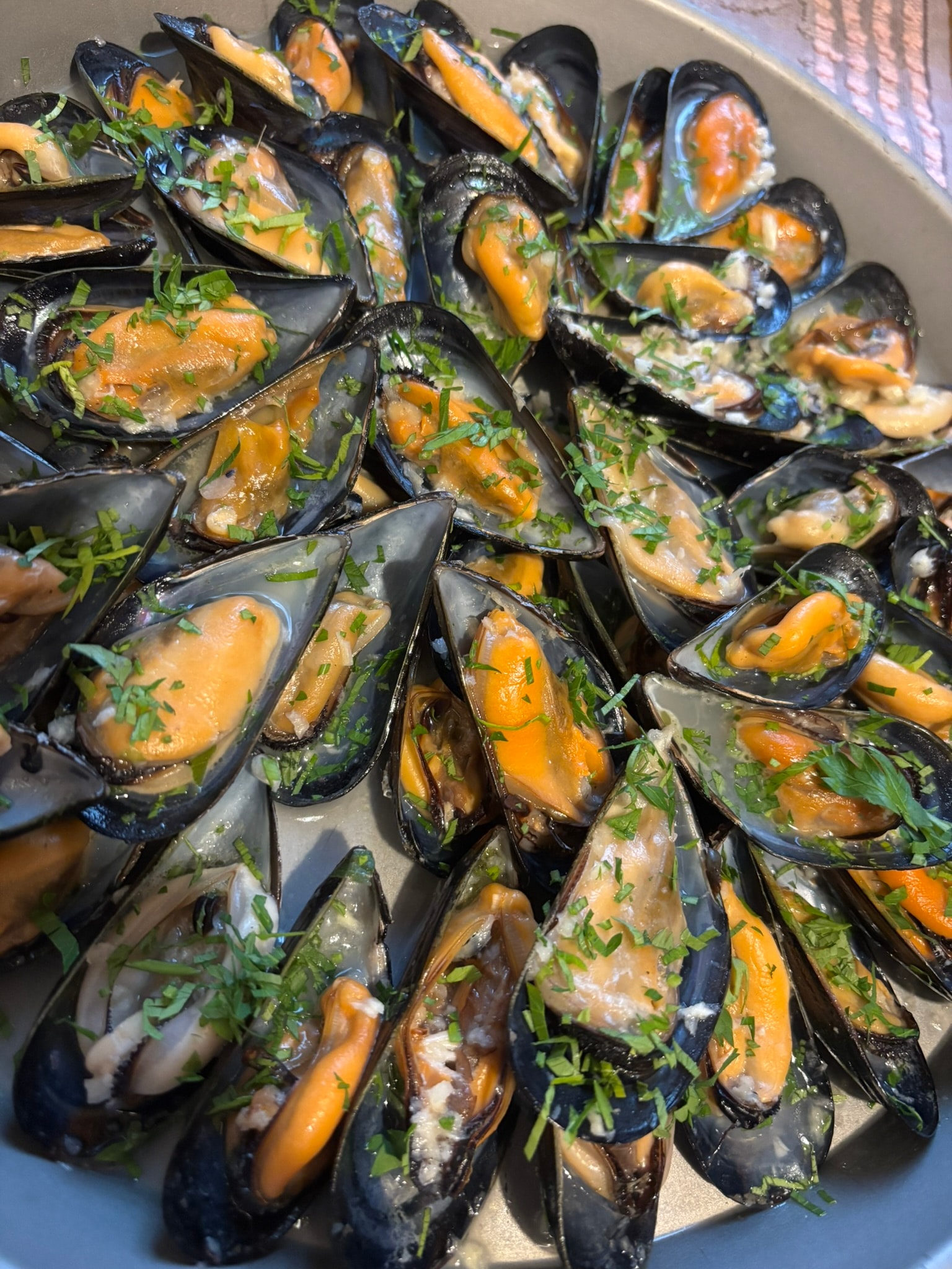 Cozze al vapore con prezzemolo fresco
