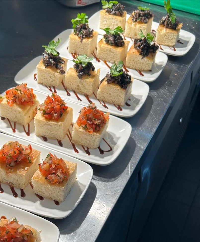 Tofu gourmet con verdure colorate